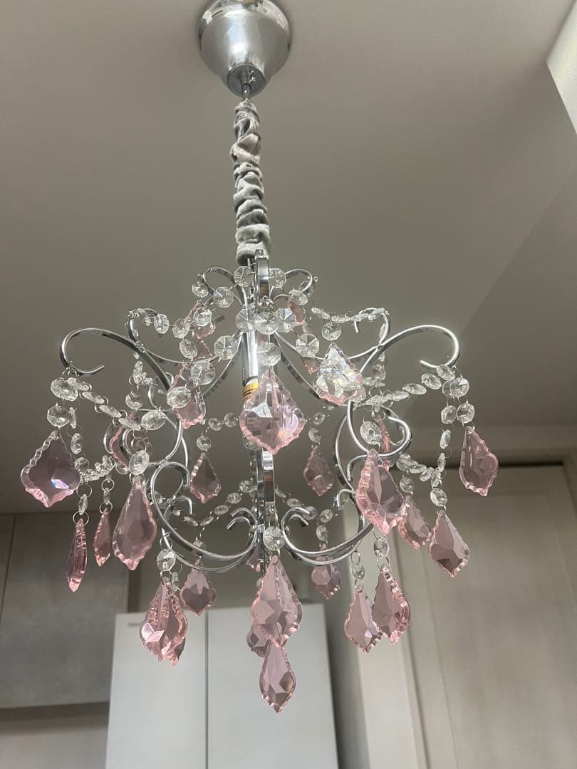 ピンククリスタルシャンデリア