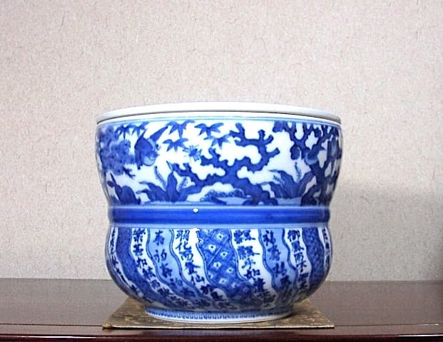 京焼・清水焼　大丸北峰（初代）作　祥瑞手 水指No2　青華松竹梅図　無傷　共箱。