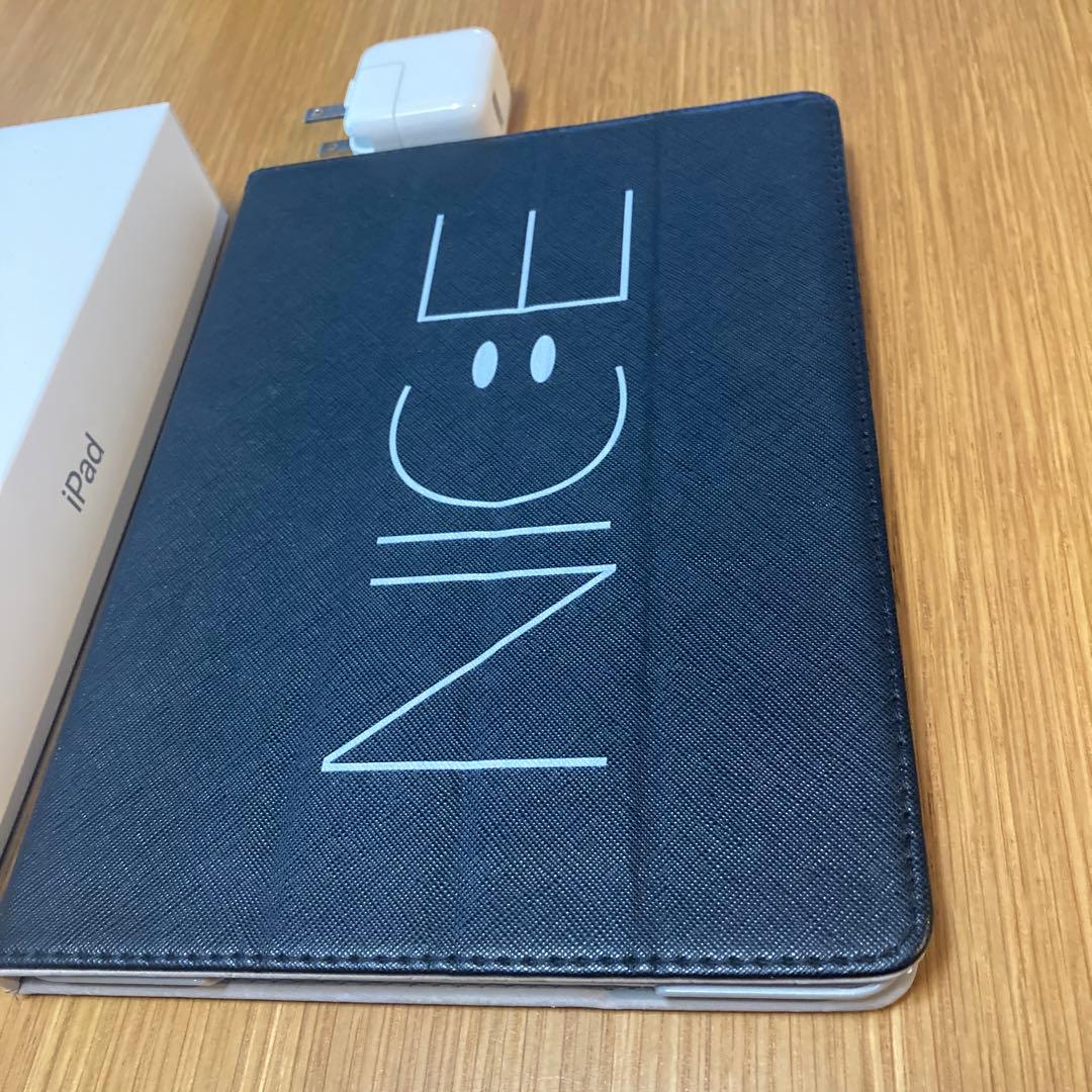 美品　iPad 第5世代　Wi-Fiモデル　シルバー　32GB 美品　A1822