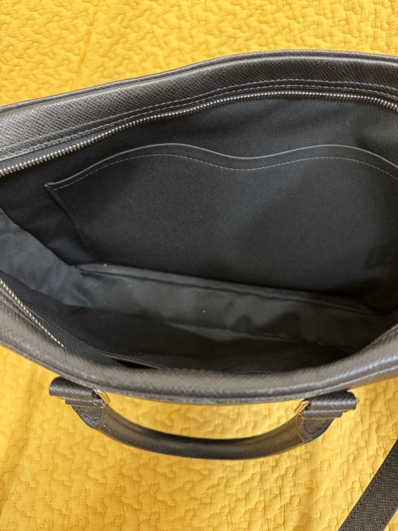 ルイヴィトン　タイガ　ポルト ドキュマン・ヴォワヤージュ　M30925