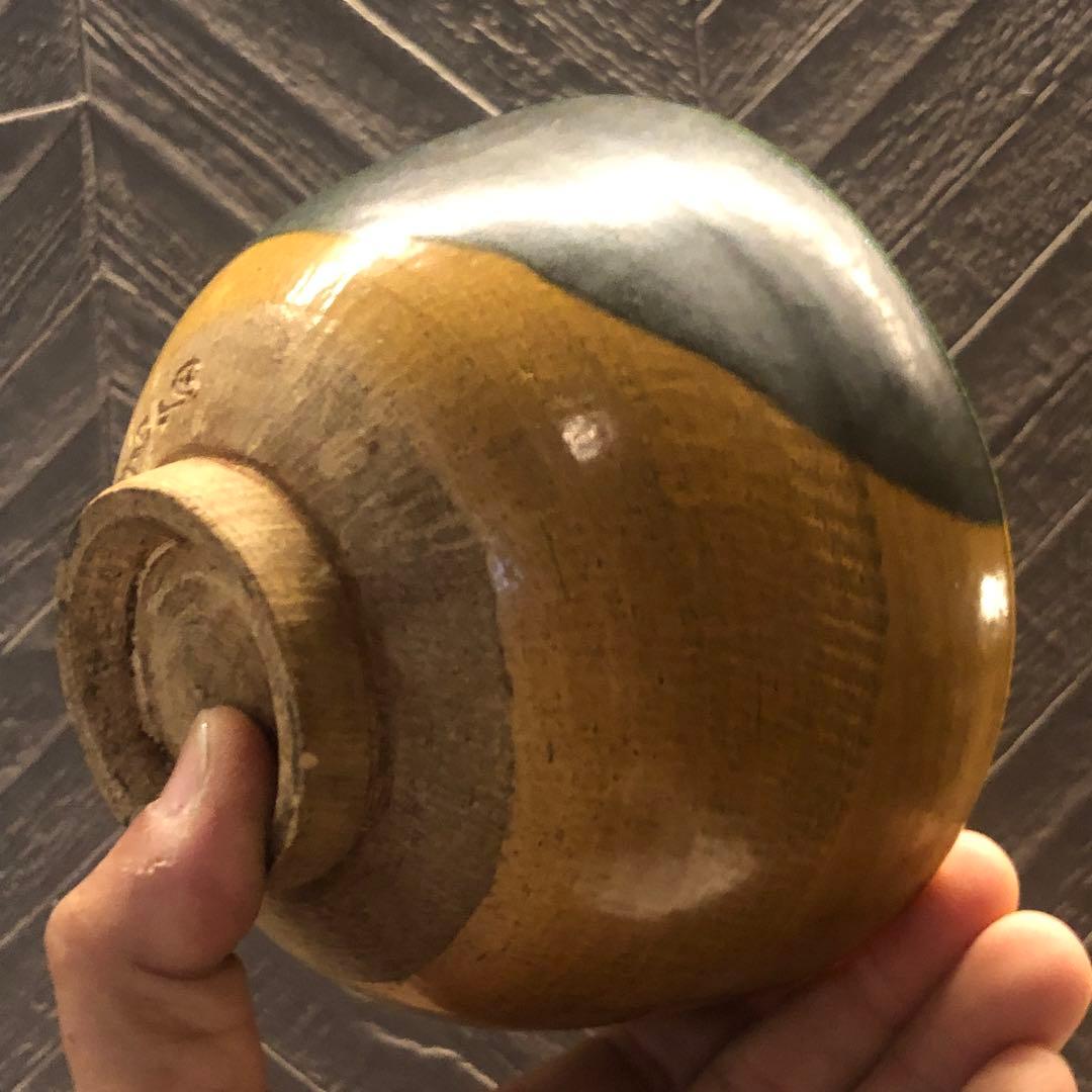 美しい古美術◾️蔵からかなり古そうな深い色合いの美しい抹茶茶碗が出て来ました。