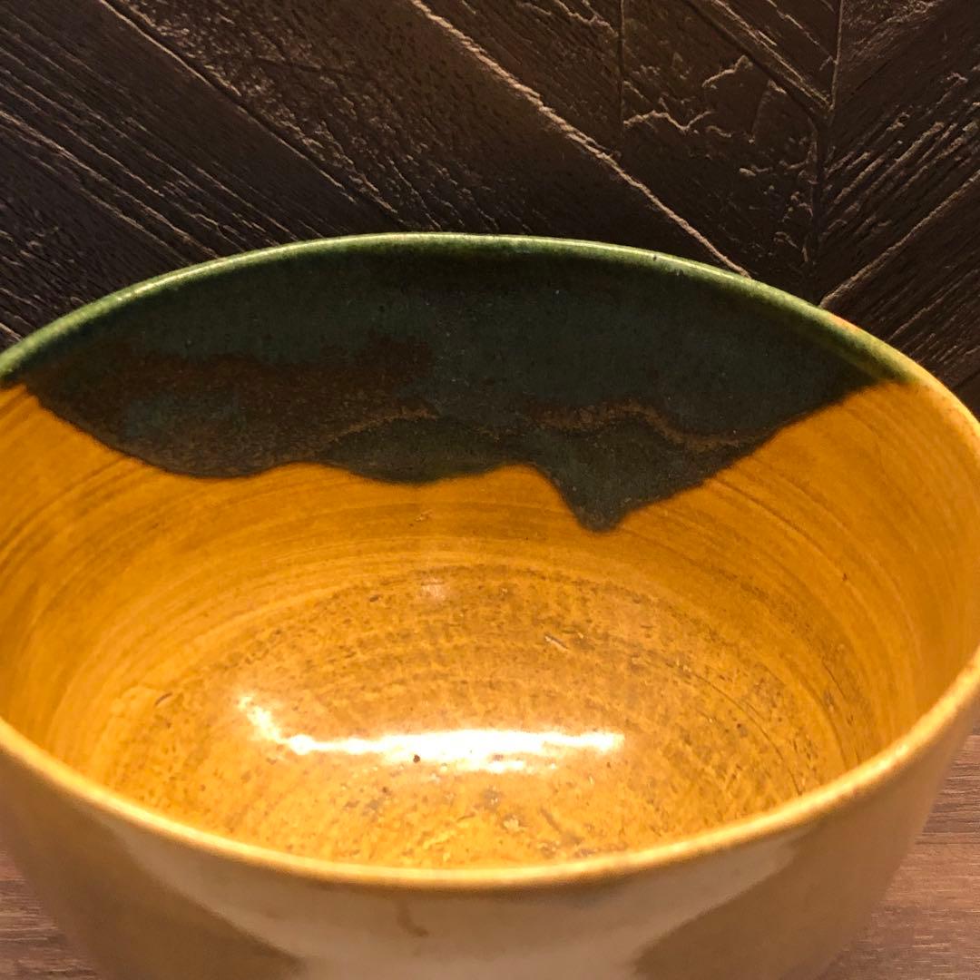 美しい古美術◾️蔵からかなり古そうな深い色合いの美しい抹茶茶碗が出て来ました。