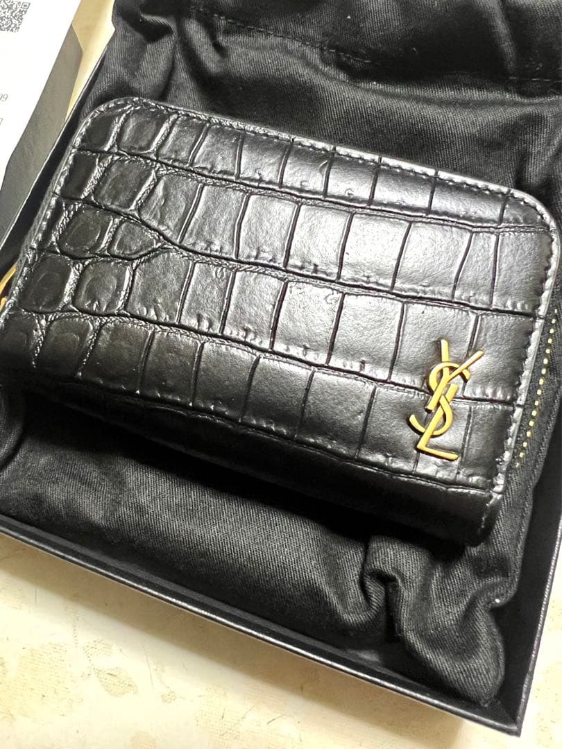 浜蘭です。 サンローランパリ ケース 607765