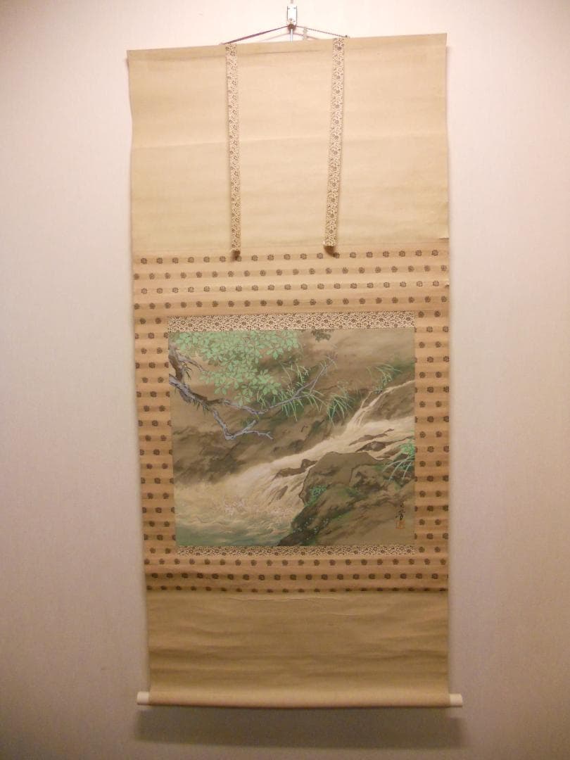掛け軸 英挙 渓流 絹本 希少 軸装 茶道具 掛軸 美品 です。