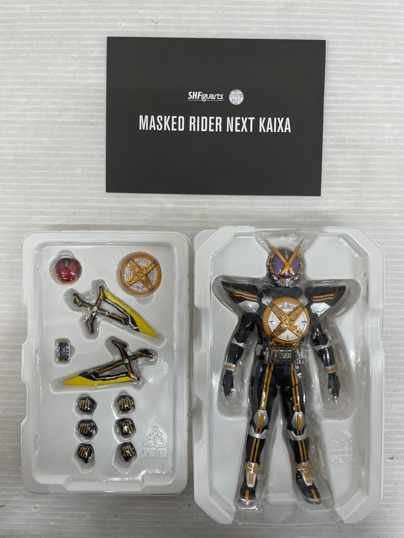 kntoy61-0431 S.H.Figuarts 仮面ライダーネクストカイザ
