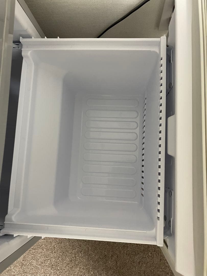 【最終価格】シルバー冷蔵庫　両開き対応　SJ-D14C-S