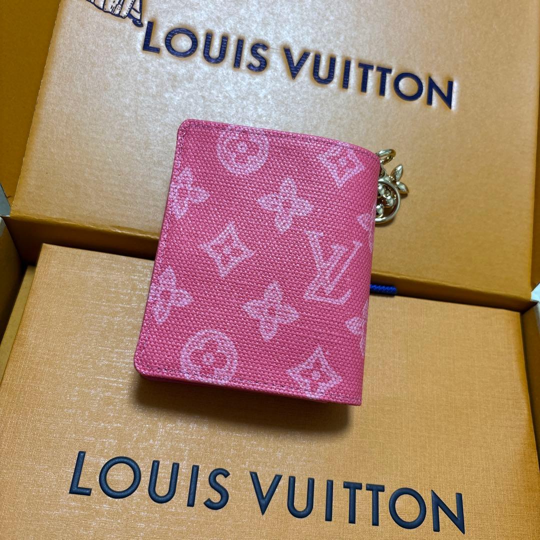 LOUIS VUITTON ポケットウォレット・LV チャーム