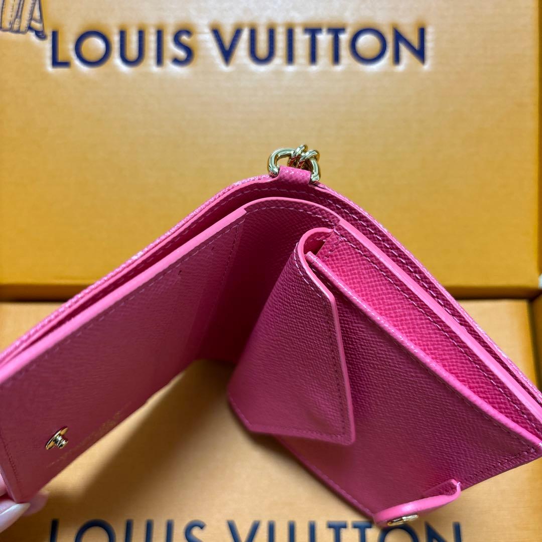 LOUIS VUITTON ポケットウォレット・LV チャーム