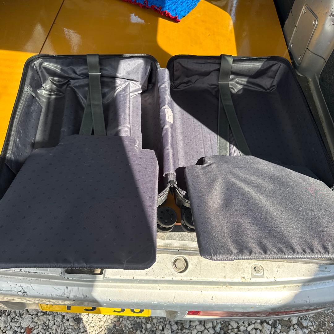 RIMOWA ブラック キャリーケース 中型