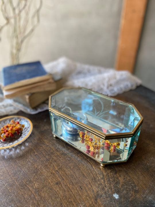 ビンテージ  ガラスのジュエリーケース  大
