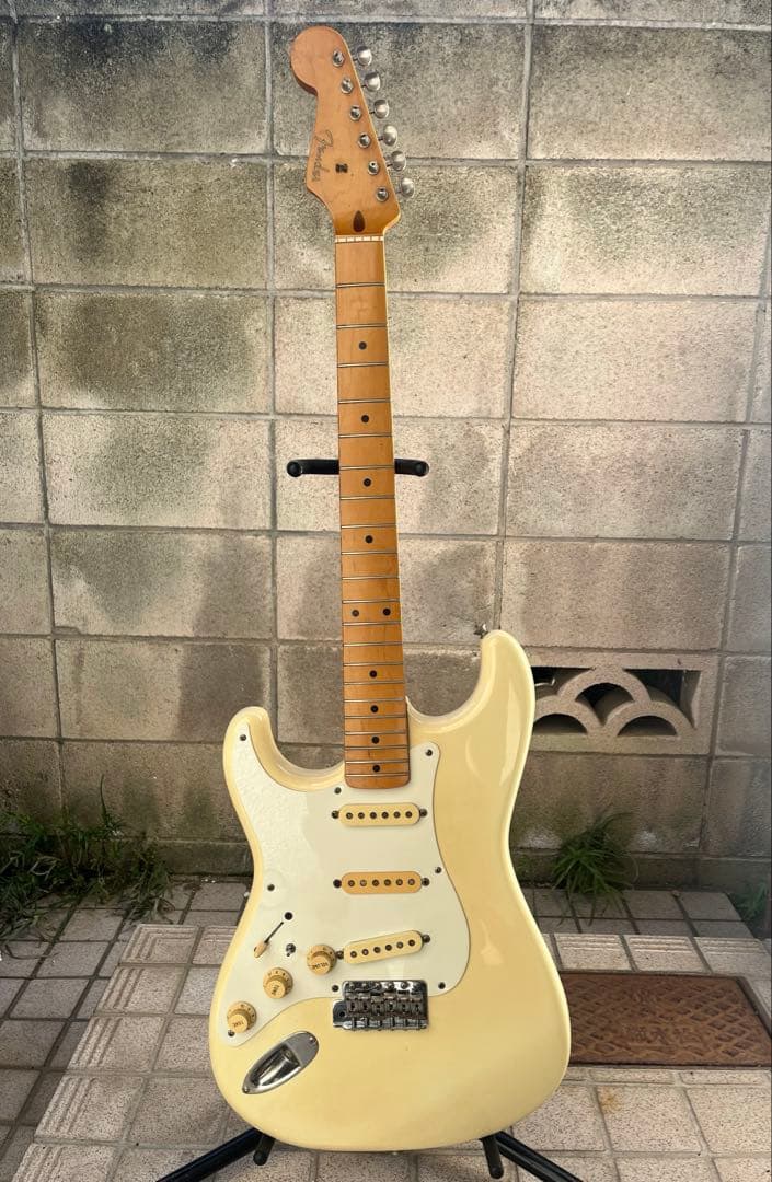 Fender Japan Stratocaster ST57 レフティEシリアル