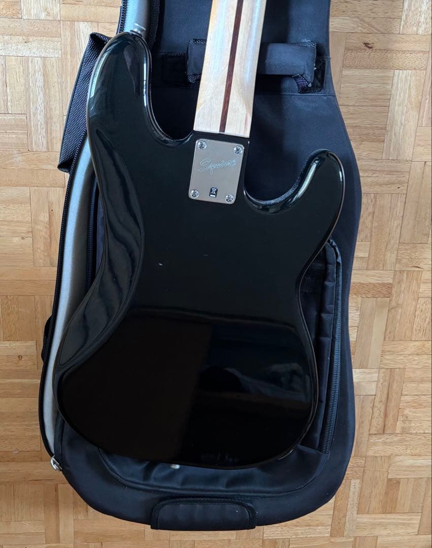 Fender Squier Precision Bass 左利き用　ケース付き