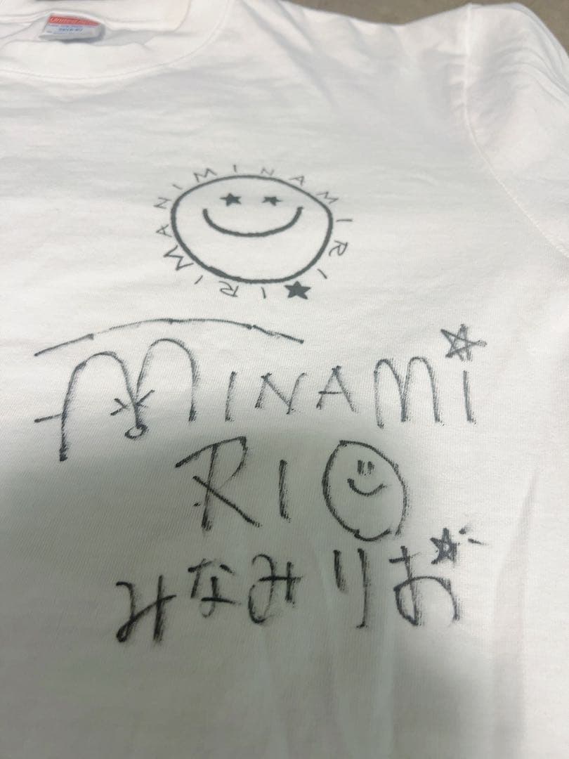 「祝」8月卒業　希少サイン入り　MINAMI RIO みなみりお 長袖Tシャツ