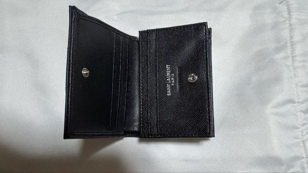 R*u様 ✨美品✨Saint Laurent ブラック 二つ折り財布 エンボス加