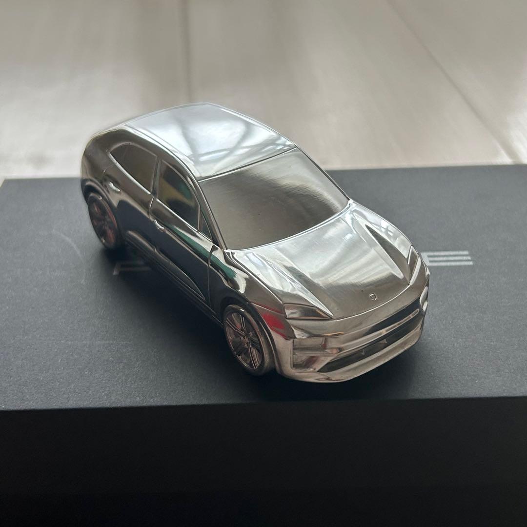 【非売品】ポルシェ マカン　ペーパーウェイト ミニカー　メタル製
