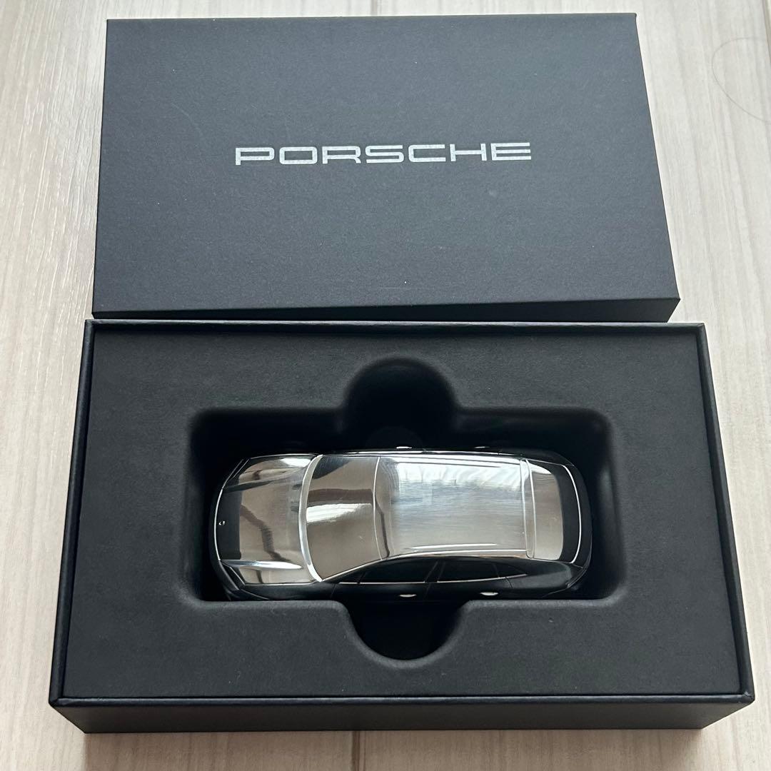 【非売品】ポルシェ マカン　ペーパーウェイト ミニカー　メタル製