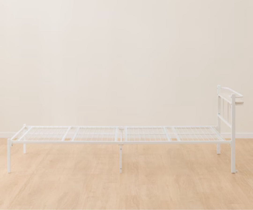 ニトリシングルベッドフレーム（ホワイト）ヘッドボードコンセント付き