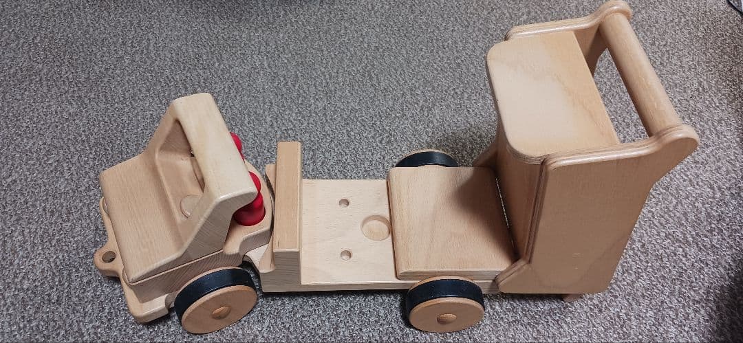 ニック はたらくくるま ダンプカー 木製 ドイツ