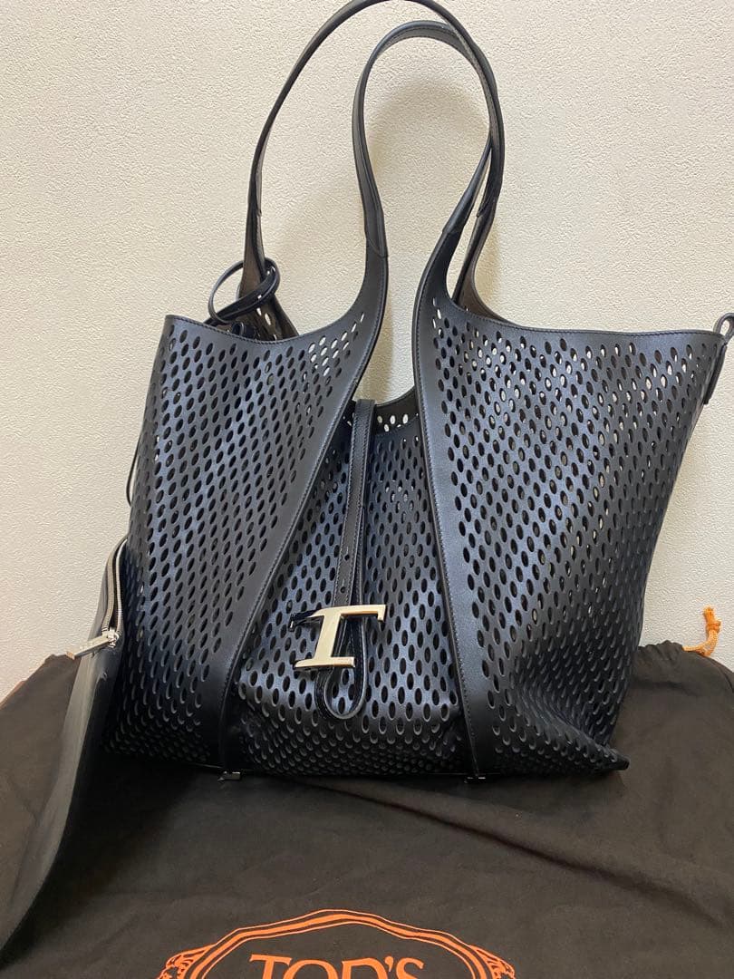 トッズ　ティータイムレス　T Timeless ハンドバッグ M 黒色　美品