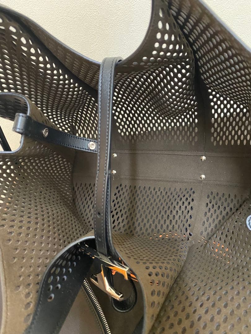 トッズ　ティータイムレス　T Timeless ハンドバッグ M 黒色　美品