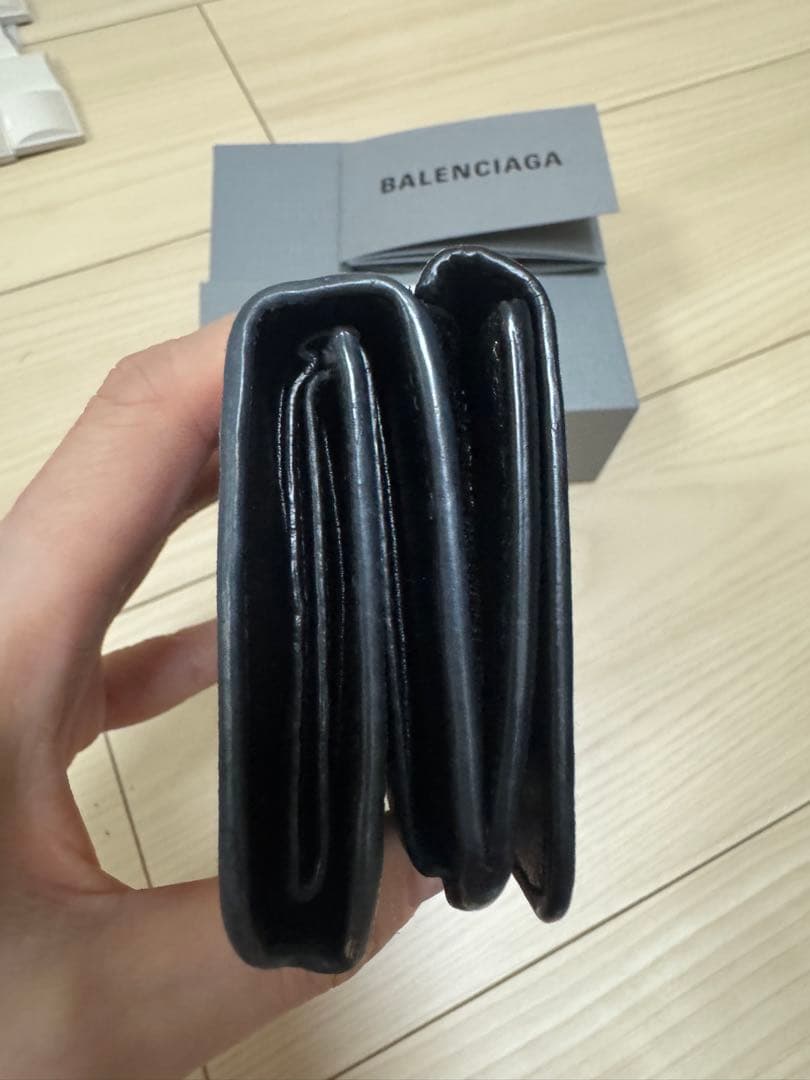 BALENCIAGA 三つ折り財布 メタリックブラック　レザー