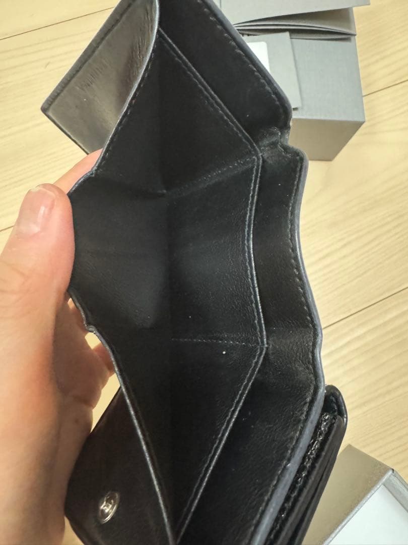 BALENCIAGA 三つ折り財布 メタリックブラック　レザー