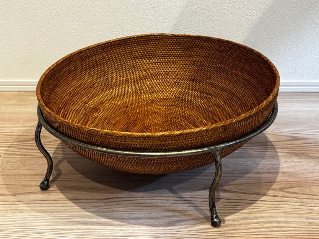 アタ素材を使った　猫脚バスケット　kanademono