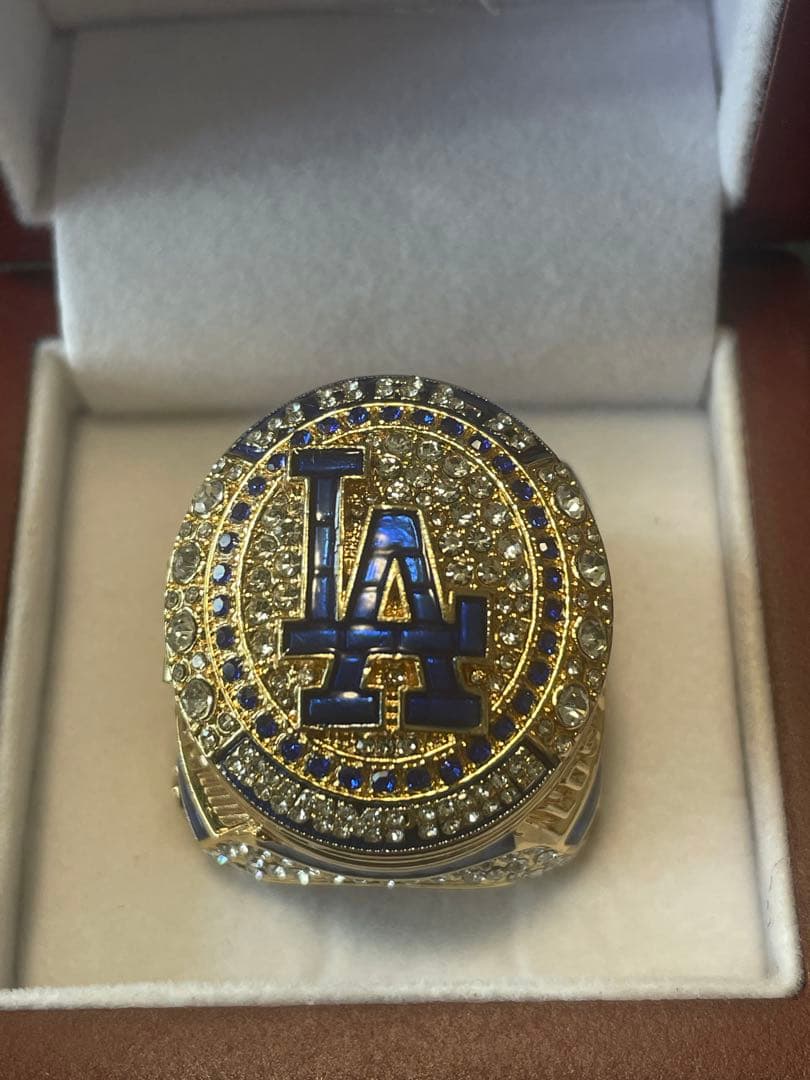 大谷翔平サインボールとLA Dodgersリングセット(2024)