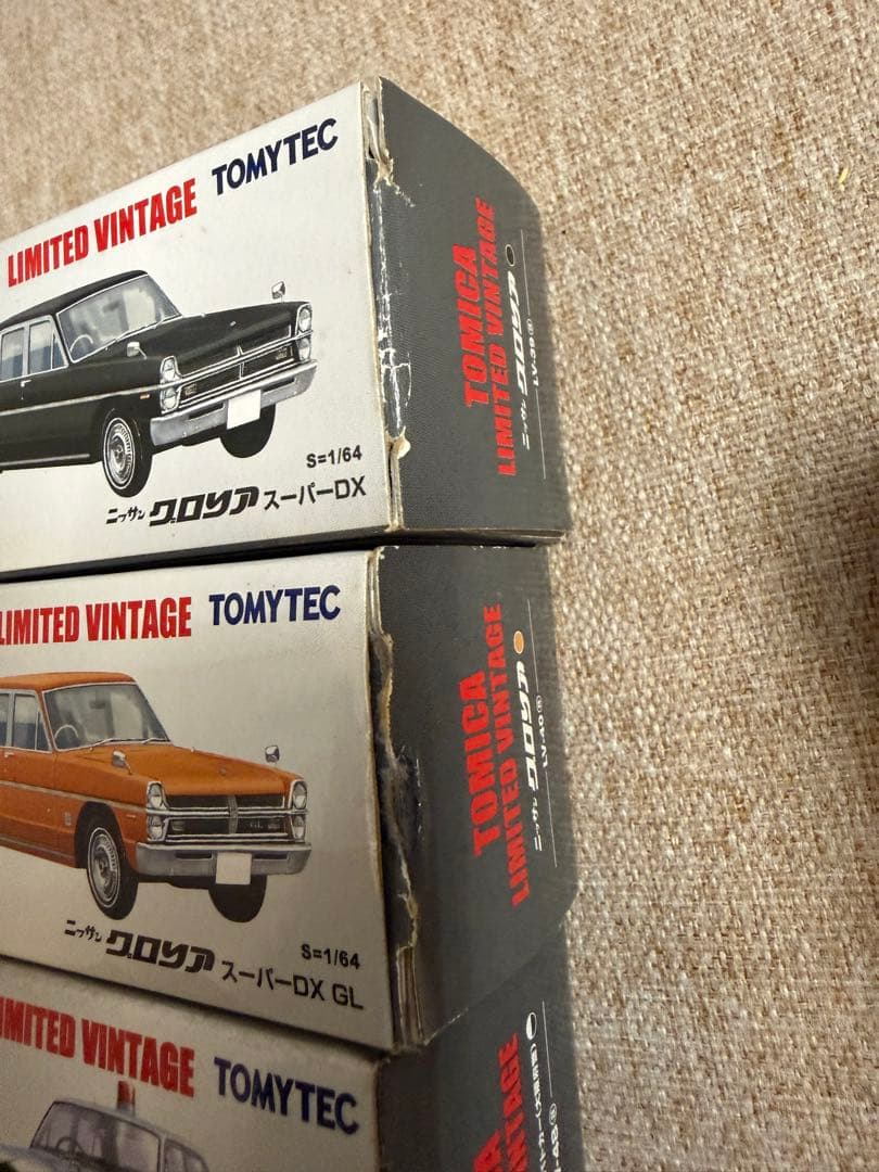 トミカリミテッドヴィンテージ　ニッサン　グロリア