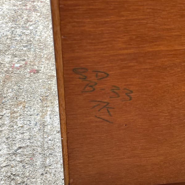 イギリスビンテージ　ガラスキャビネット　ブックシェルフ　サイドボード