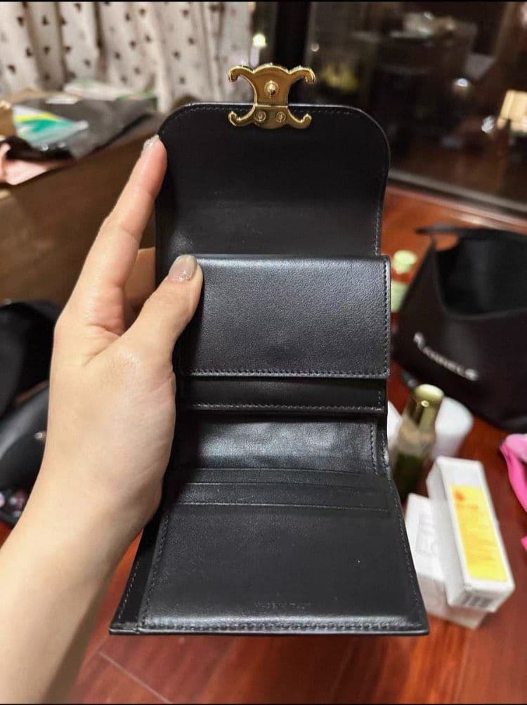 CELINE セリーヌトリオンフ レザー 三つ折り 財布 ブラック ゴールド金具