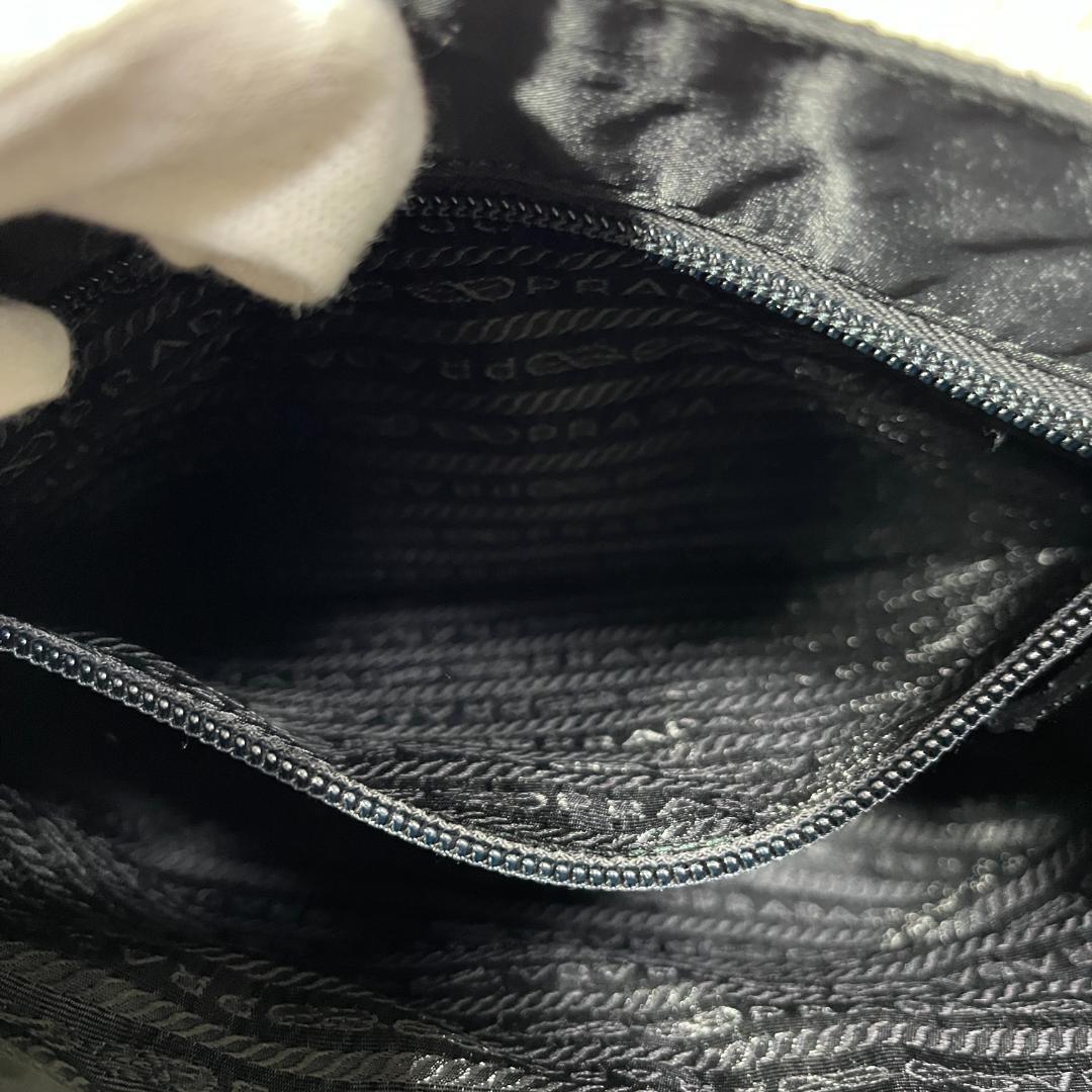 [大人気]プラダ　ＰＲＡＤＡ　ショルダーバッグ　ナイロン　カメラバッグ　三角ロゴ
