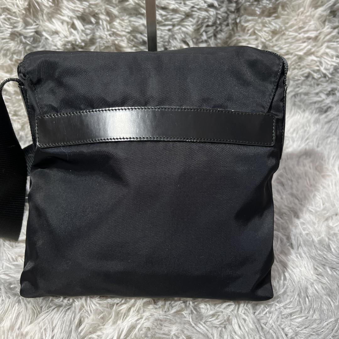 [大人気]プラダ　ＰＲＡＤＡ　ショルダーバッグ　ナイロン　カメラバッグ　三角ロゴ