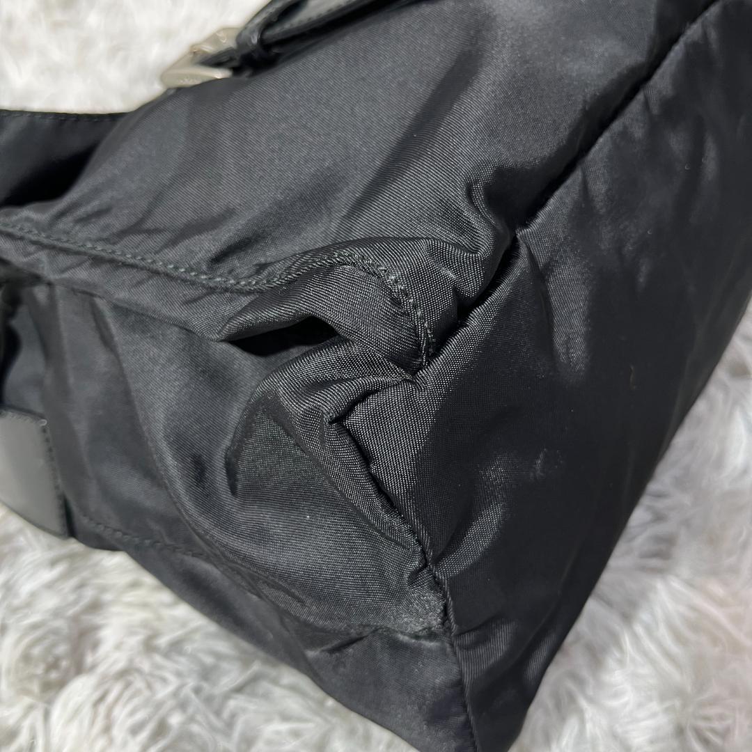 [大人気]プラダ　ＰＲＡＤＡ　ショルダーバッグ　ナイロン　カメラバッグ　三角ロゴ