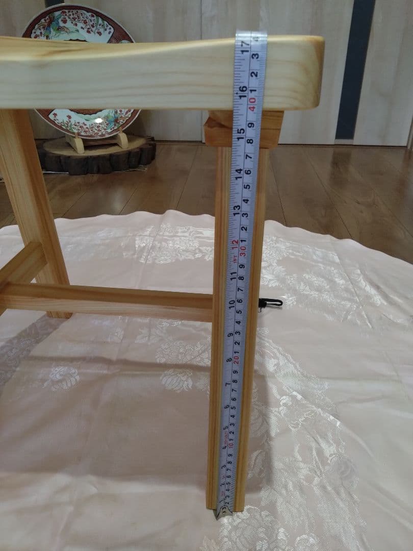 檜の椅子(89)　緑❕　座面を座りやすく削り上げ、つるつるに仕上げ❕