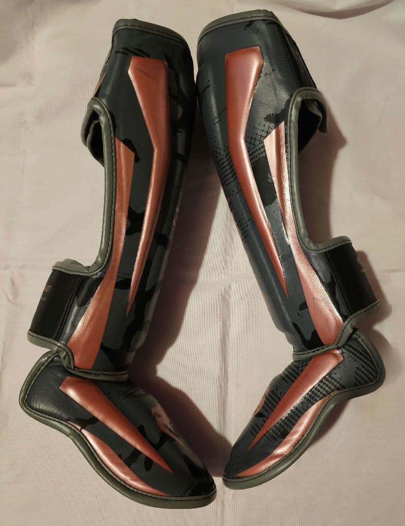 ろひもと　Venum（ヴェナム)　レガース　Mサイズ