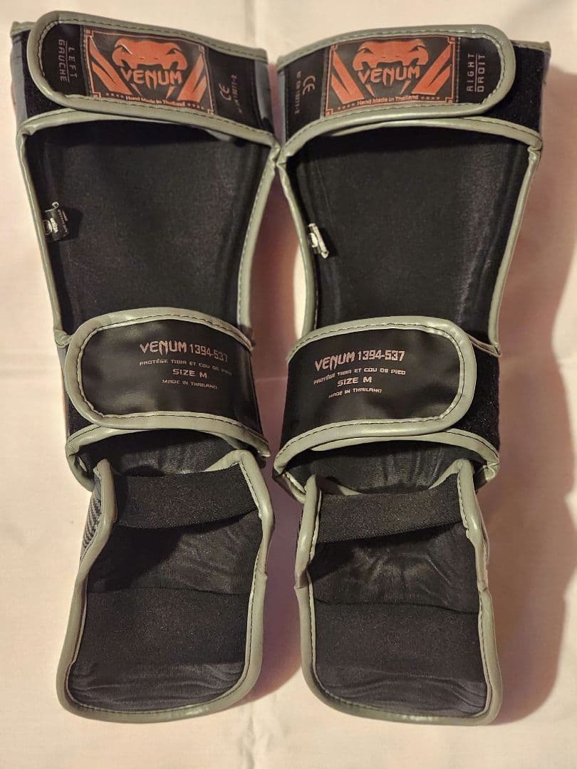 ろひもと　Venum（ヴェナム)　レガース　Mサイズ