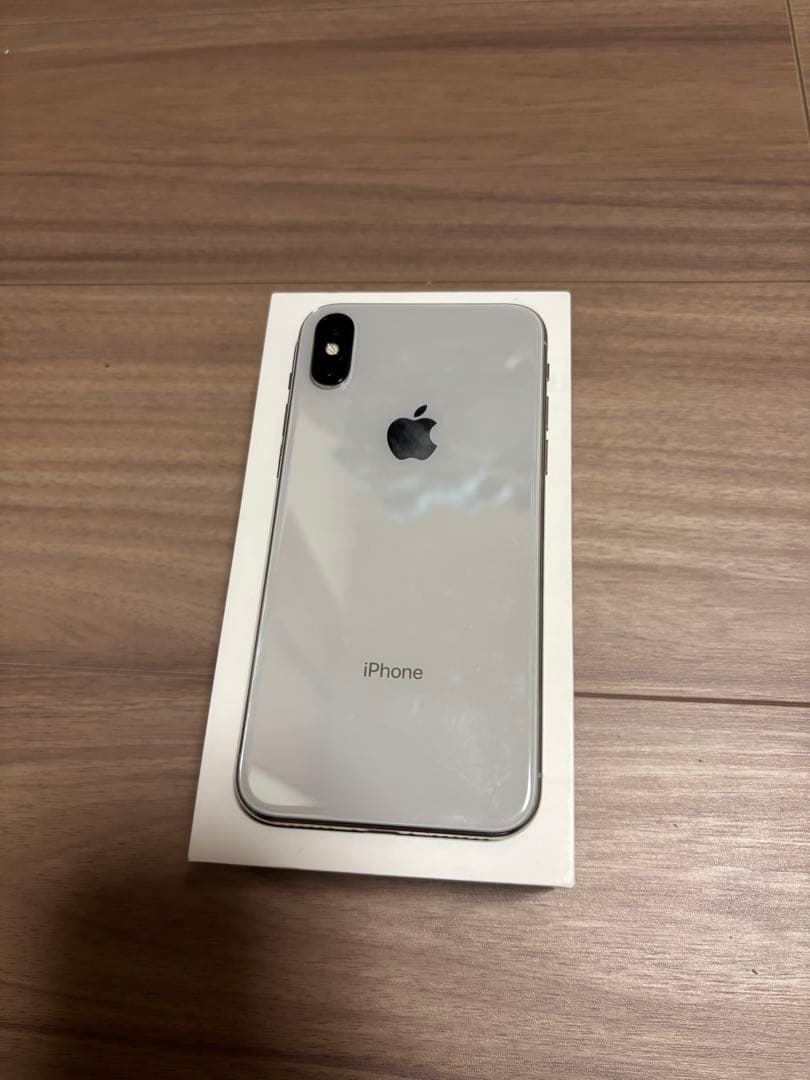 Apple iPhone X 64GB シルバー 本体