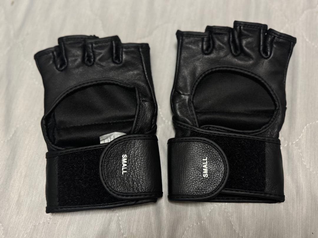 UFC OFFICIAL FIGHT GLOVE Sサイズ
