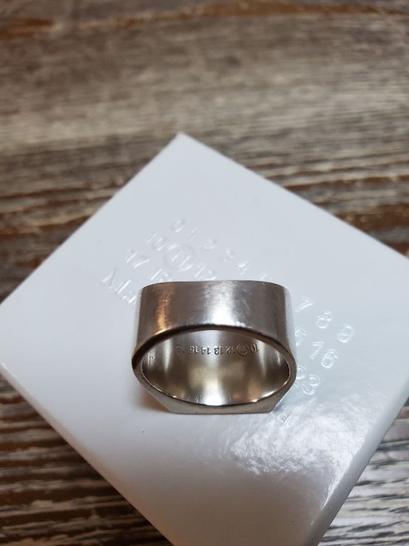 リッケンバッカー　マルジェラ　オニキス　スクエア　リング