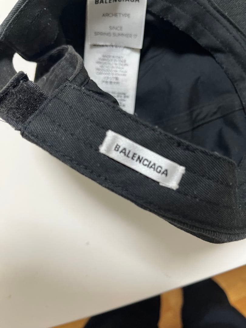 BALENCIAGA ブラックキャップ