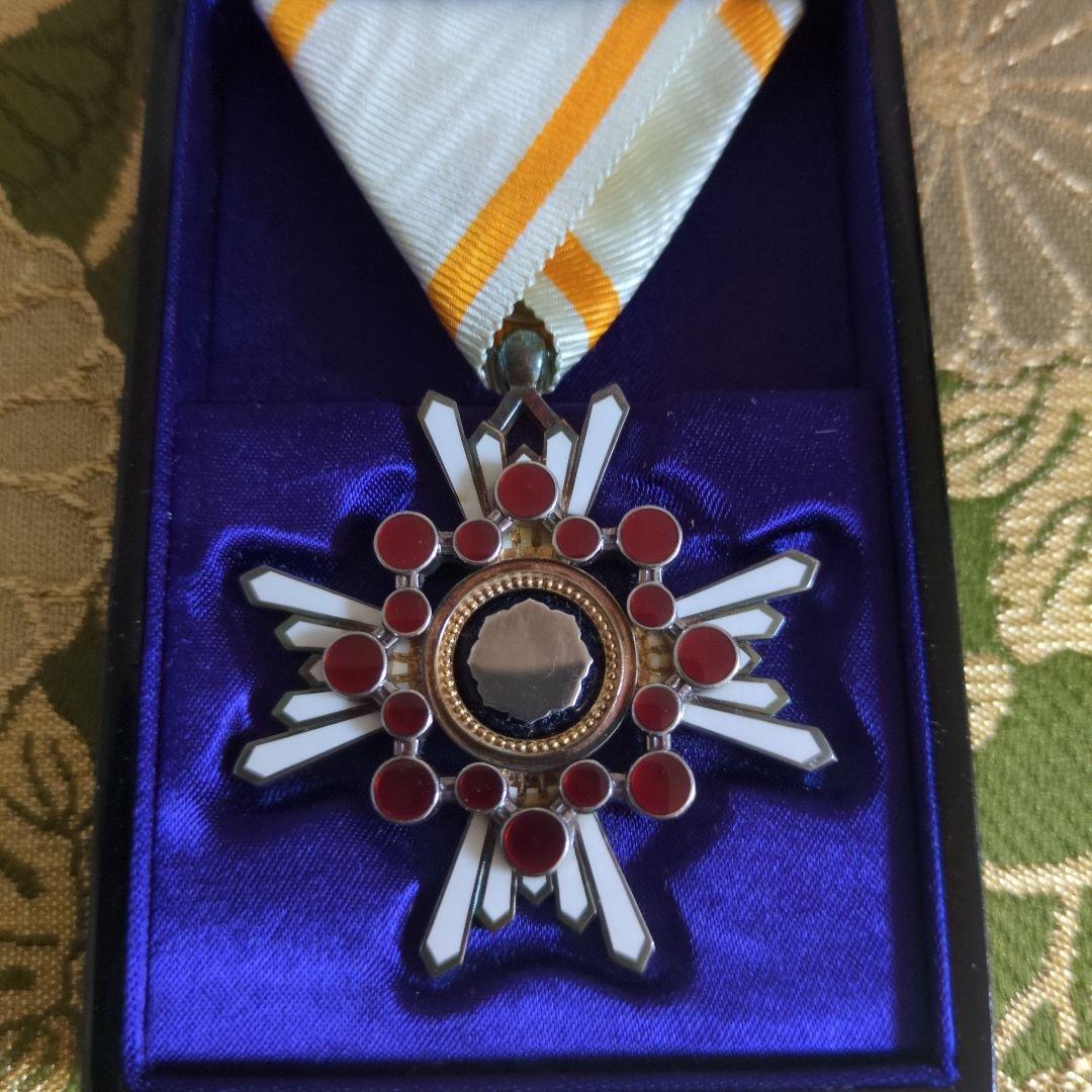 【美品】勲五等瑞宝章 塗共箱付き
