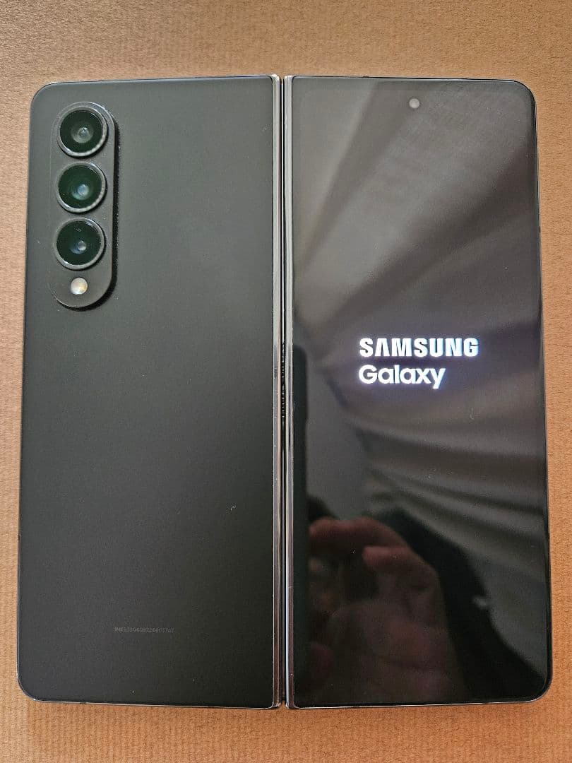 ジャンク Galaxy Z Fold4本体＋おまけ