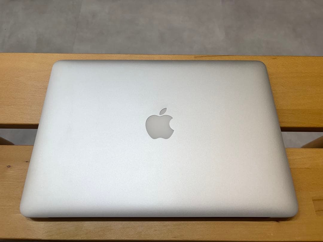 MacBook Air 13インチ 2013年モデル　純正充電アダプター付