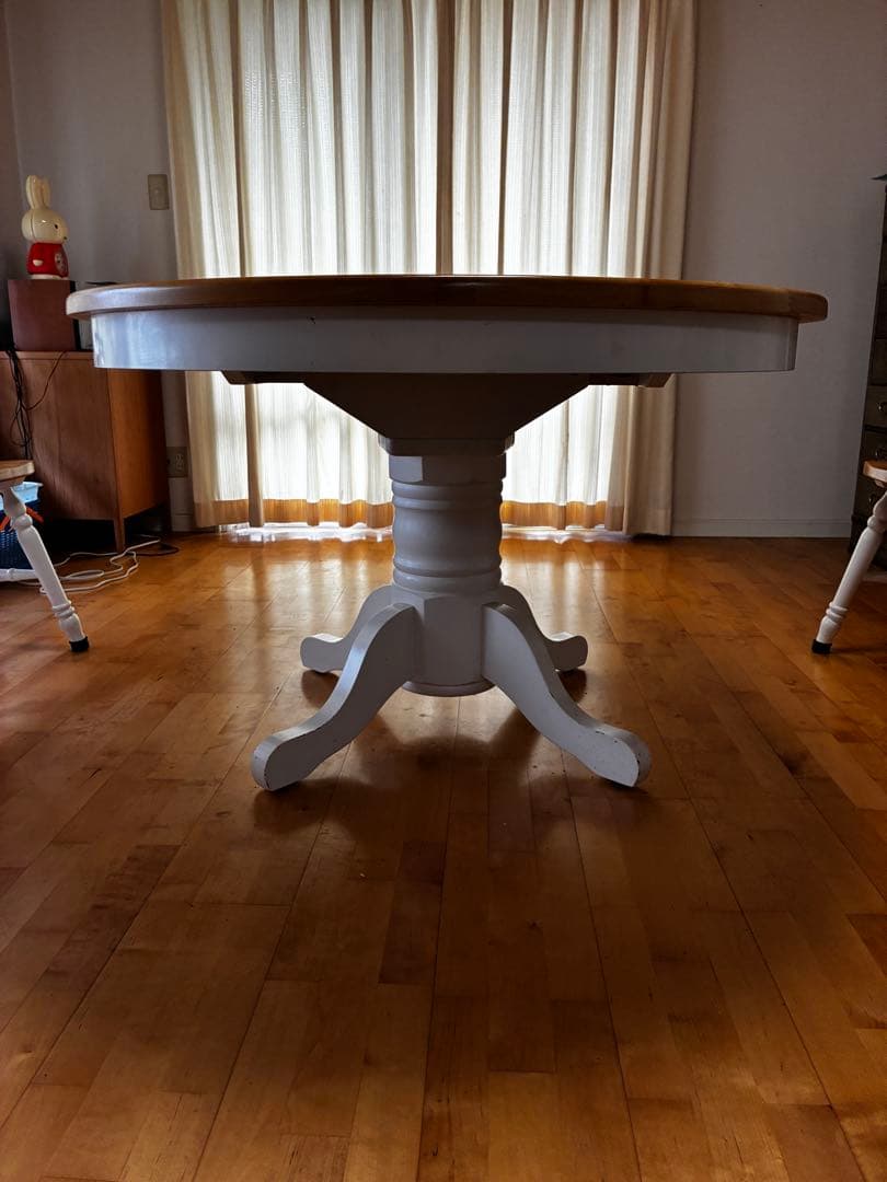 楕円形ダイニングテーブルと椅子セット