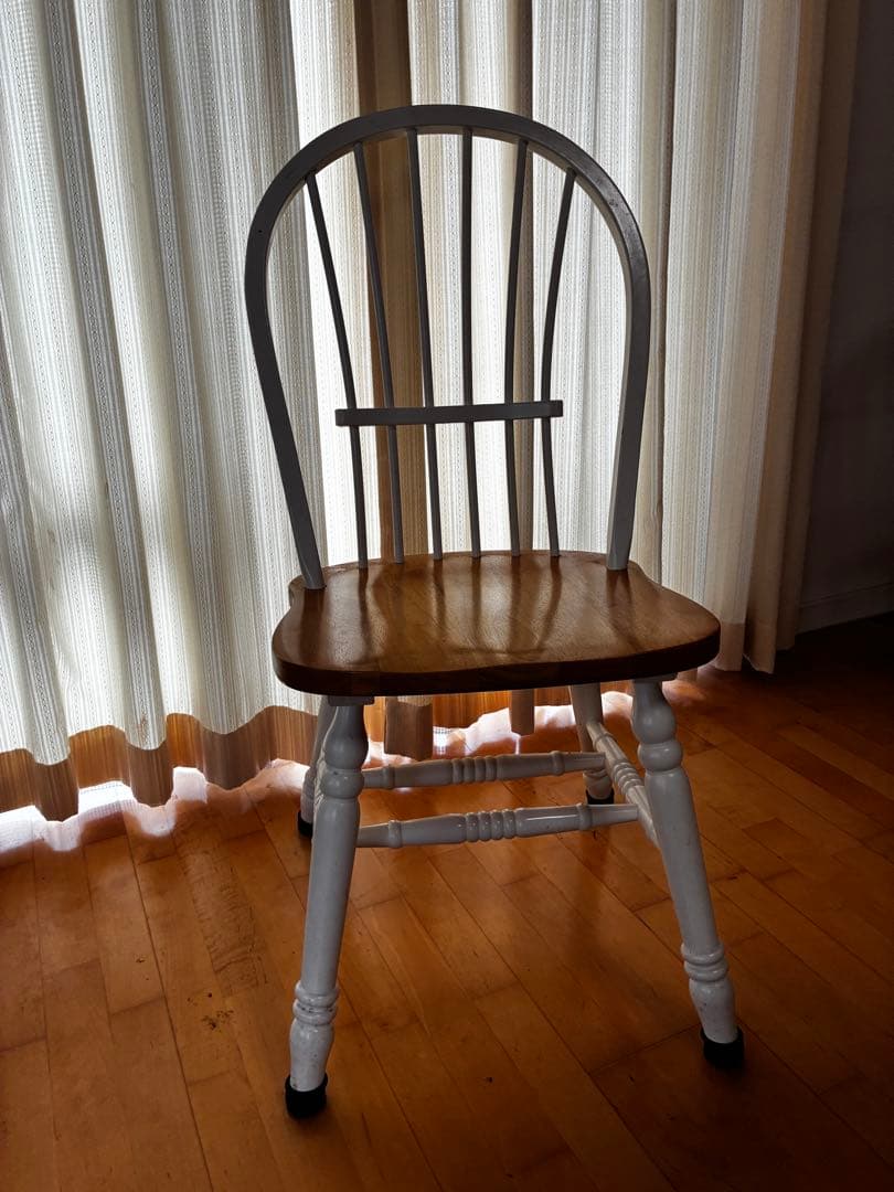 楕円形ダイニングテーブルと椅子セット