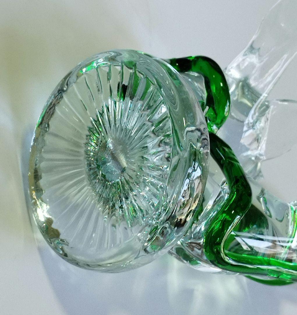 クリスタルガラスの鳥の置物 ２羽の鳥がさえずってます。角度を変えて写真撮ってます