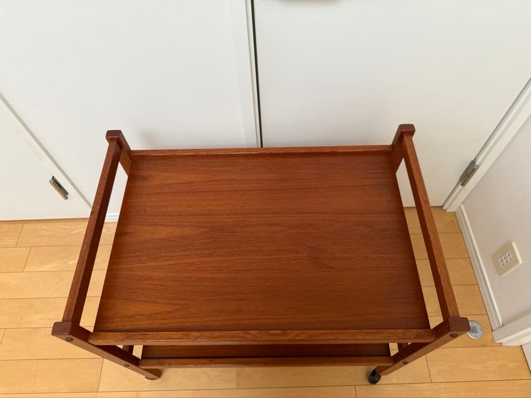 デンマーク 北欧家具 ヴィンテージ ワゴン CHLOROS クロロス 購入