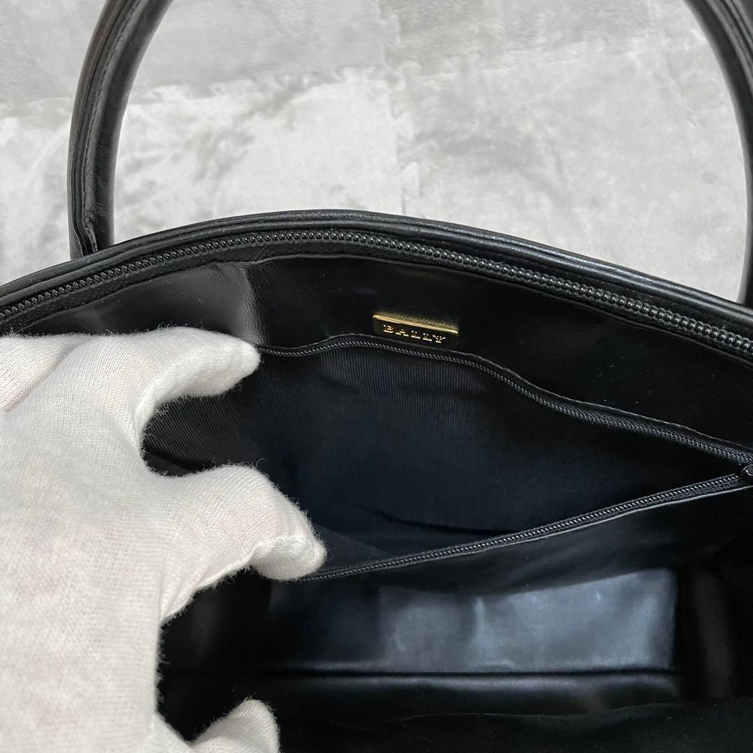【極美品】BALLY バリー ハンドバッグ キルティング タッセル ロゴ金具 黒