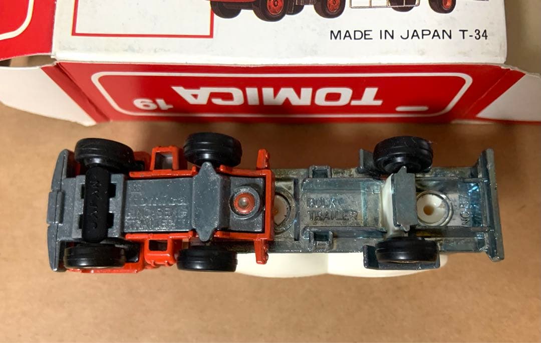 赤箱　トミカ19　日野 バルクトレーラ　日本製　オレンジ×ホワイト